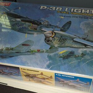 Academy 1/48 P-38 Lightning Aircraft Plane Hobby Model Kit #2215 BRAND NEW